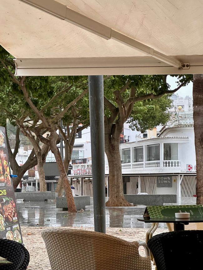 The weather does what it wants! Rain and thunderstorms in Albufeira