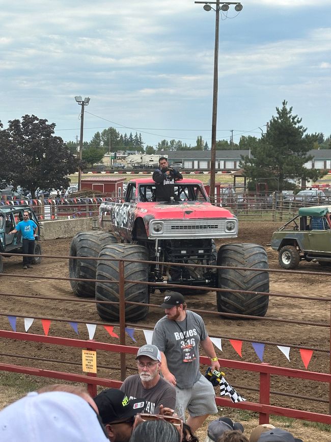 Completely normal Sunday in Oregon