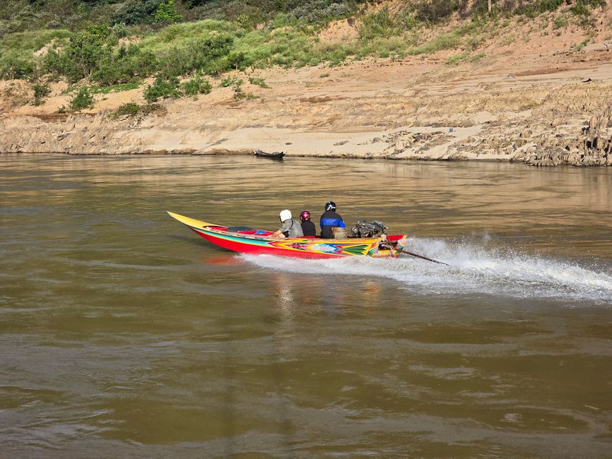 Auf dem Mekong von Luang Prabang nach Ban Houayxay