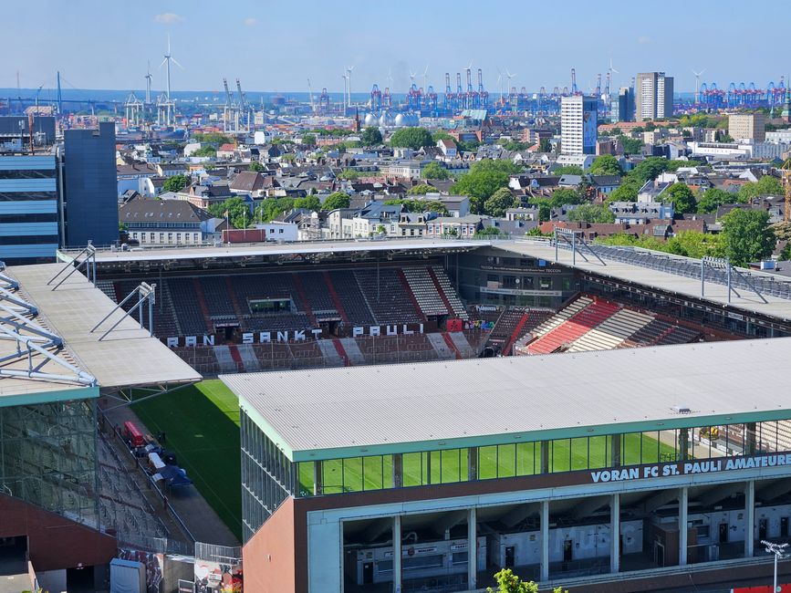 Juste à côté : Le FC St. Pauli