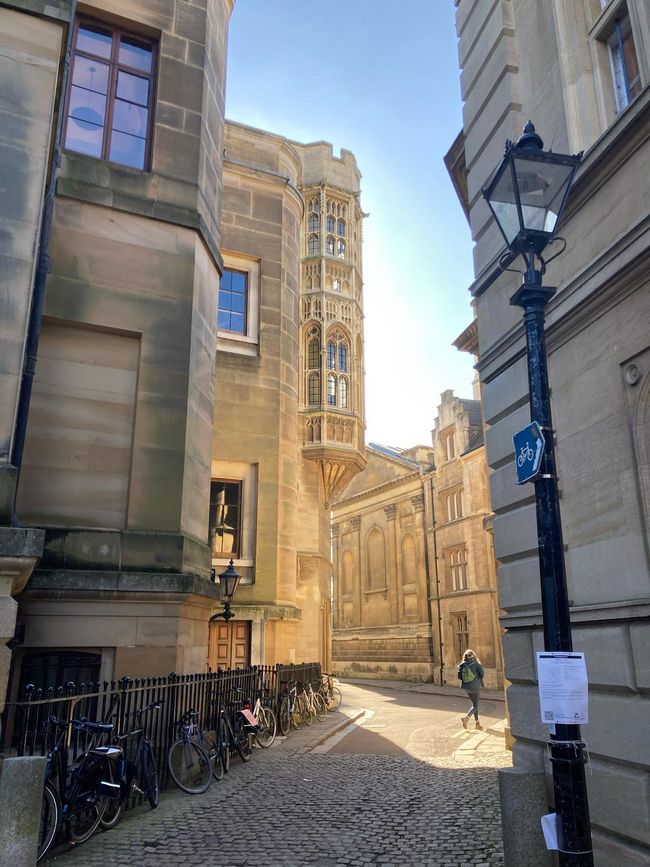 Cari saluti da Cambridge