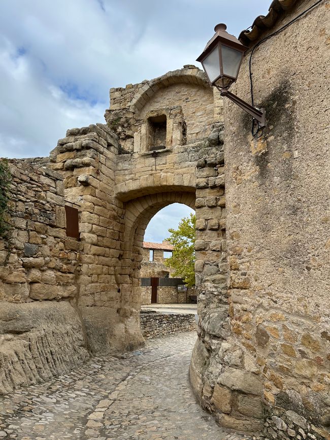 Peratallada and La Bisbal d'Empordà