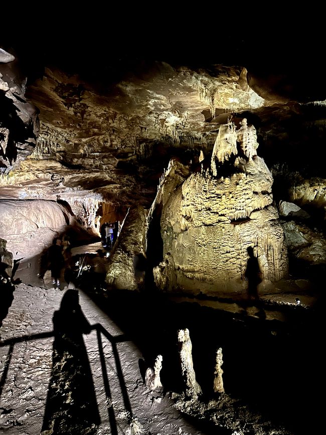 Tropfsteinhöhlenbesichtigung in Georgien - Prometheus Cave