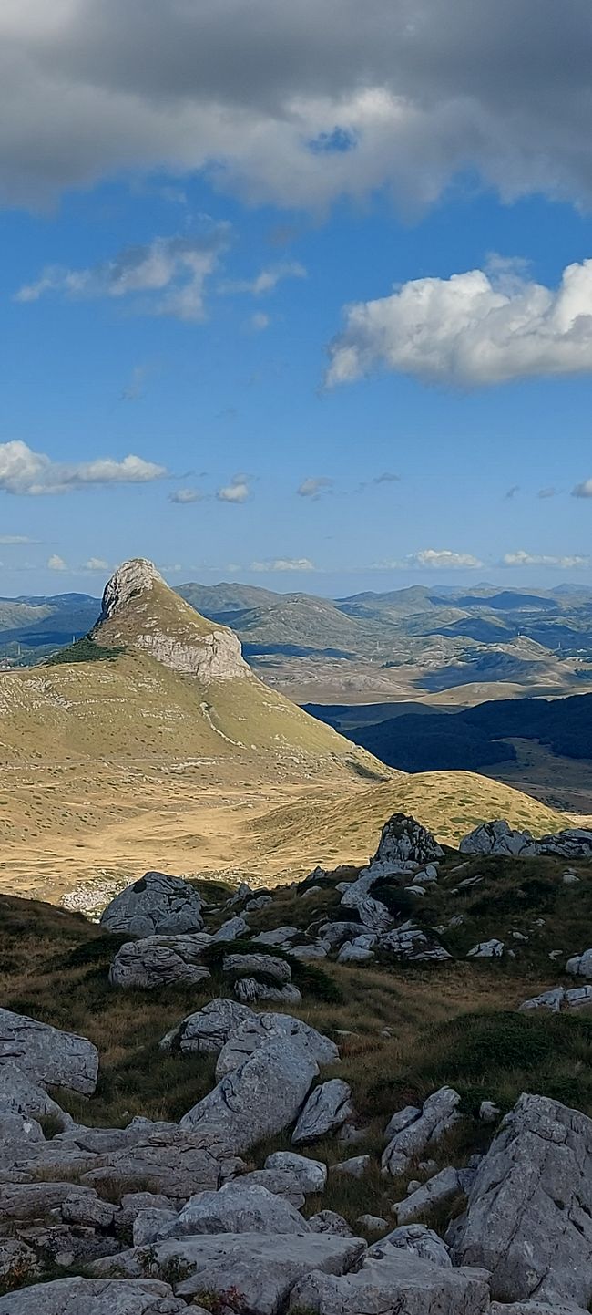 Un viaje de superlativo: a través de las montañas en Montenegro