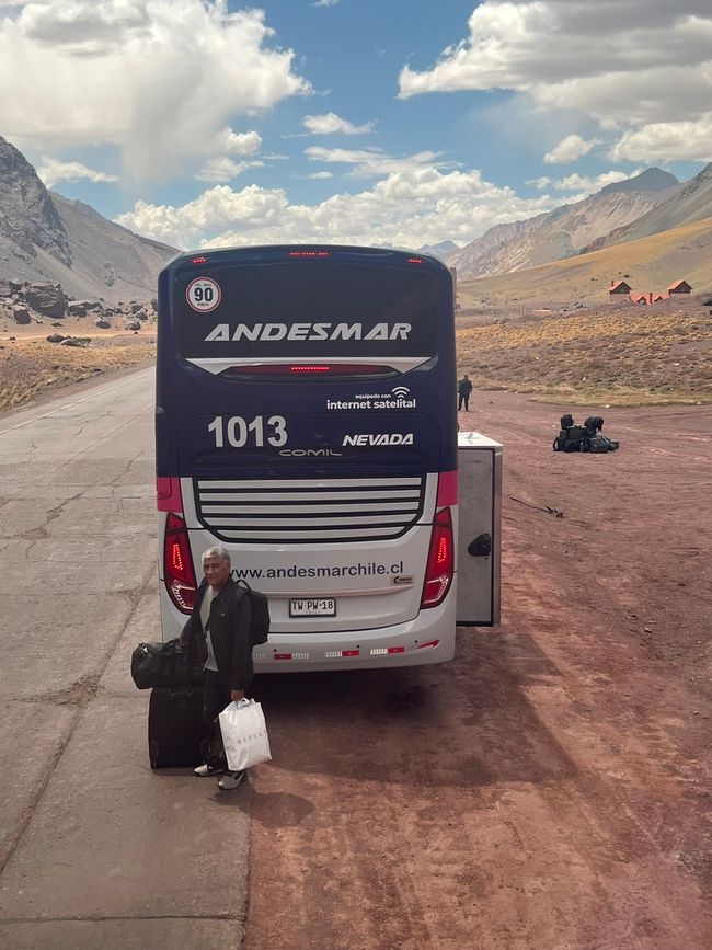 Umsteigen mal anders - in so einem Reisebus saßen übrigens auch wir