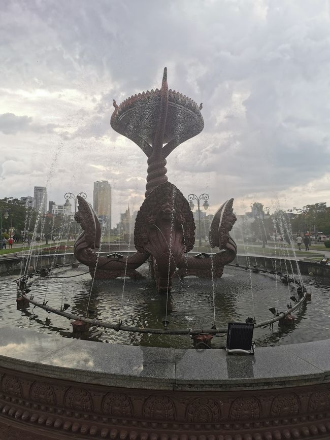 ... Monument for King Sihanouk...