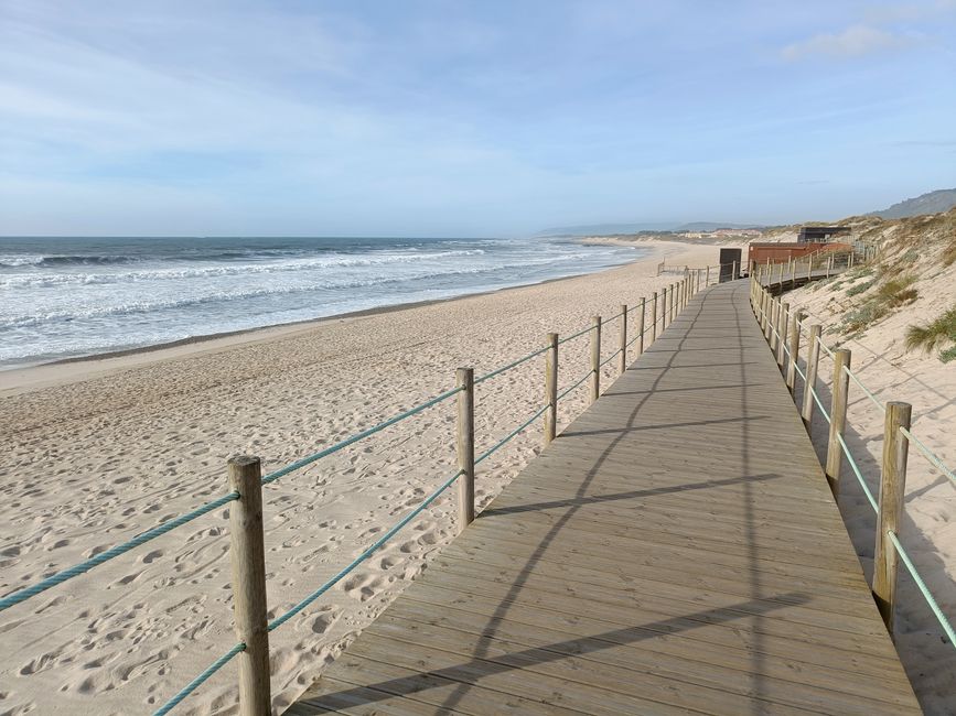 Walkway to Marinhas 