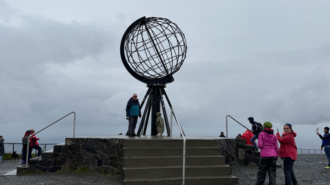 Ich am Nordkap-Globus