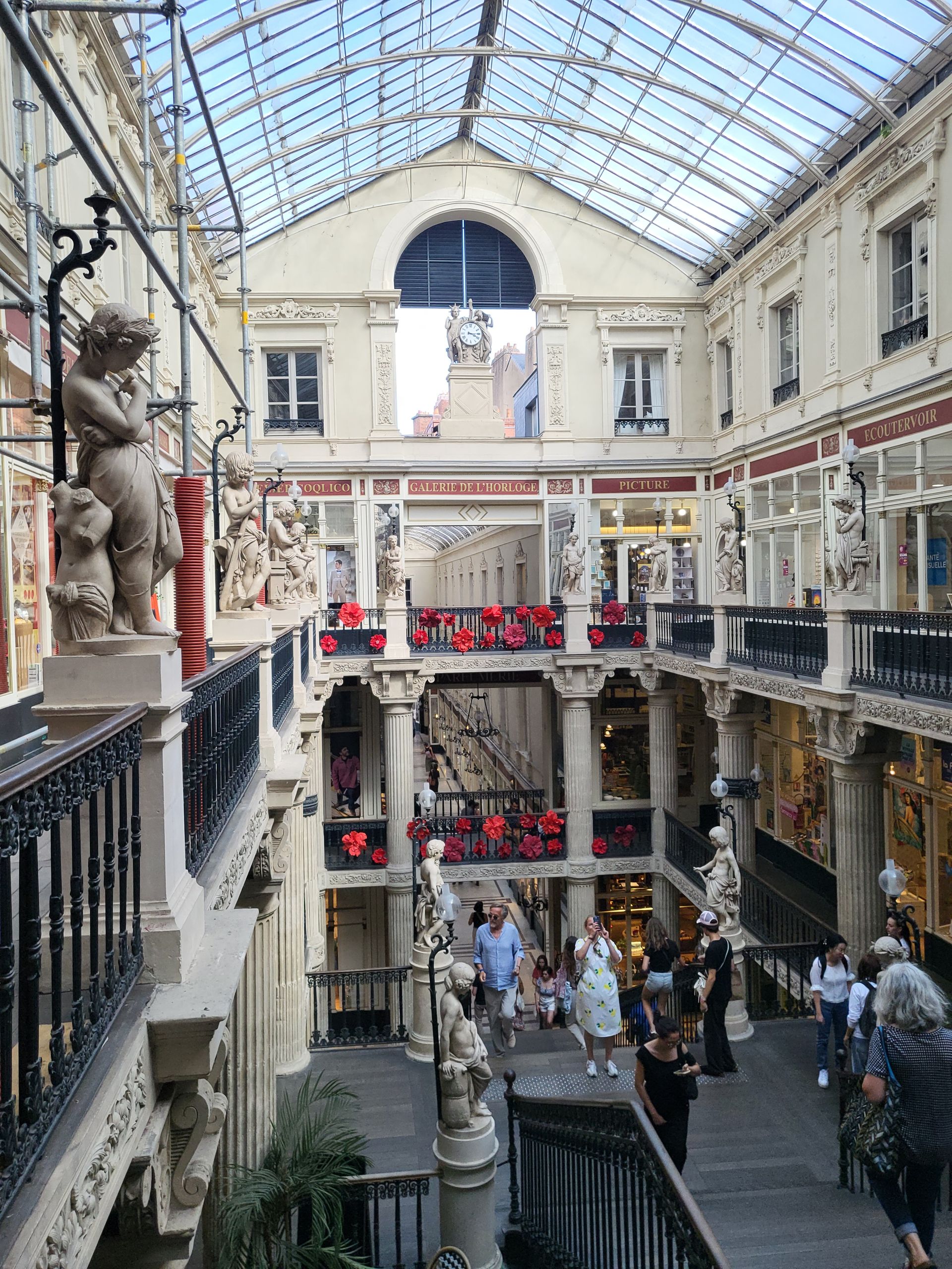 La Passage Pommeraye a été ouverte en juillet 1843