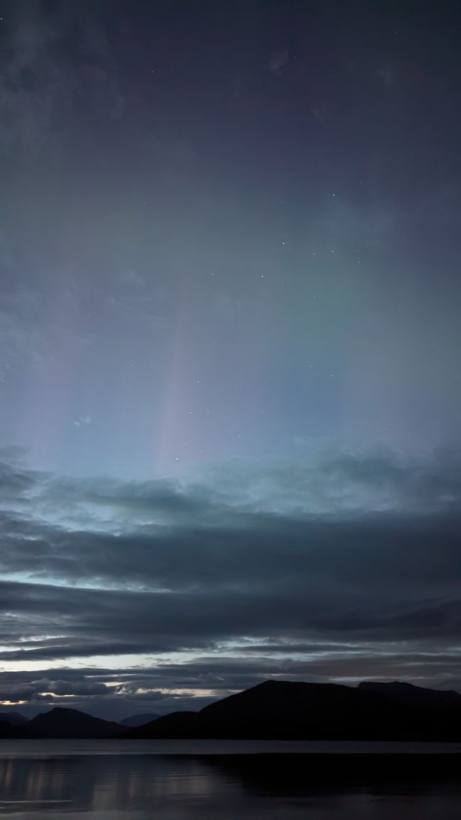 Polarlichter um Mitternacht - schwach erkennbar