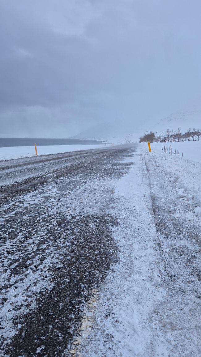 # Zwischen Schneesturm und Hot Tub – Ein wilder Roadtrip nach Akureyri ❄️