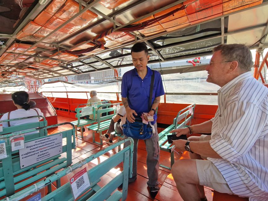 Bootfahren auf dem Khlong, das geht immer.