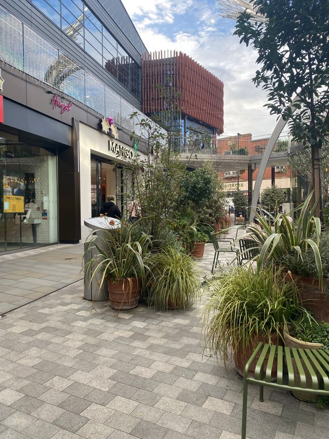 Regent canal way och Islington shopping Centre