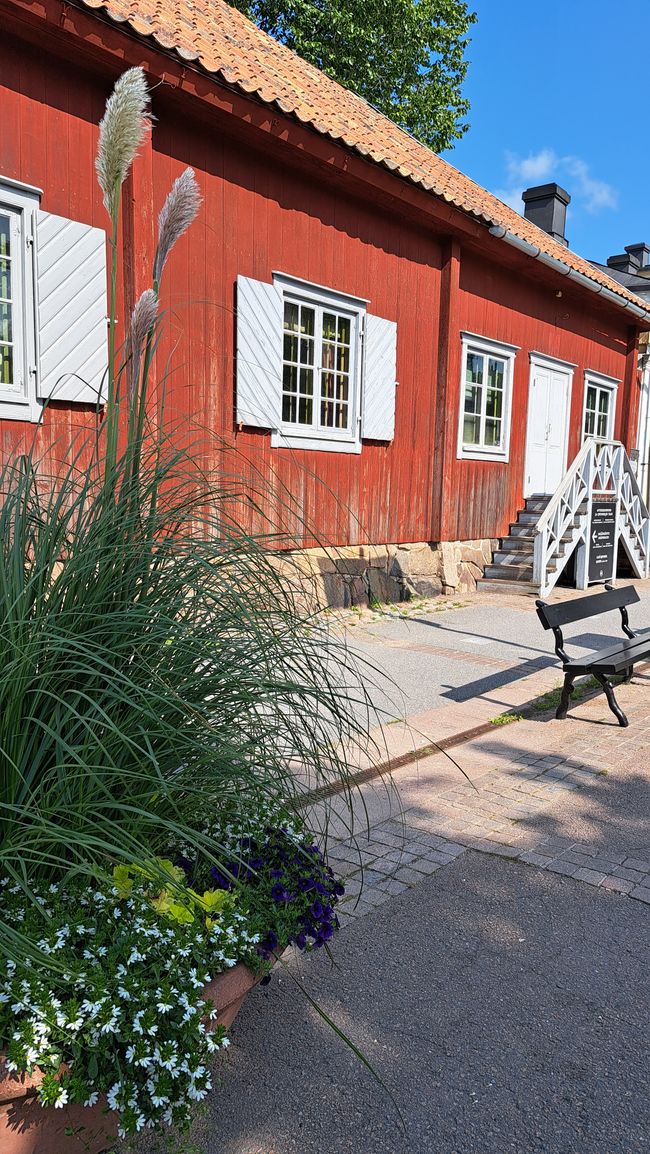 Former pharmacy - oldest house in Turku (Qwensel House)