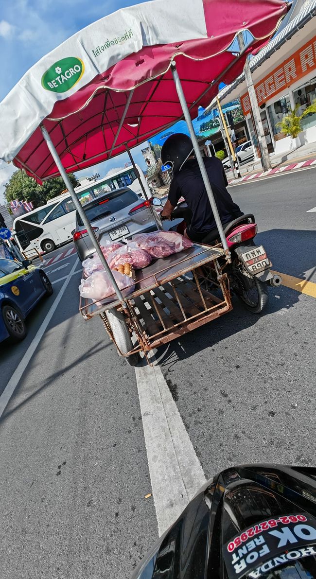 Fleischlieferung in der Morgenhitze