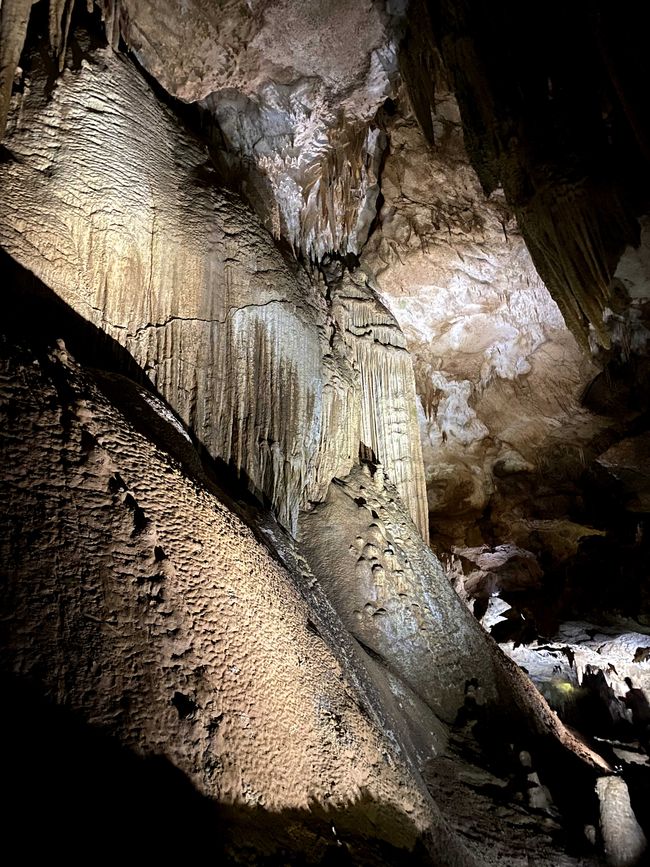Tropfsteinhöhlenbesichtigung in Georgien - Prometheus Cave