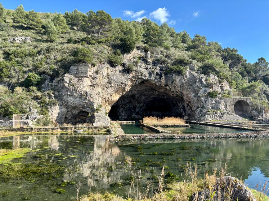 Queste figure sono state trovate nella grotta