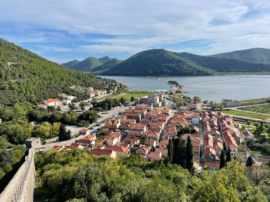 Blick von der Mauer auf Ston