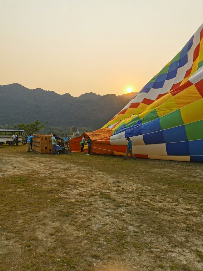 Continuing the journey to Vang Vieng - Hike to the Silver Cross Viewpoint and hot air balloon ride