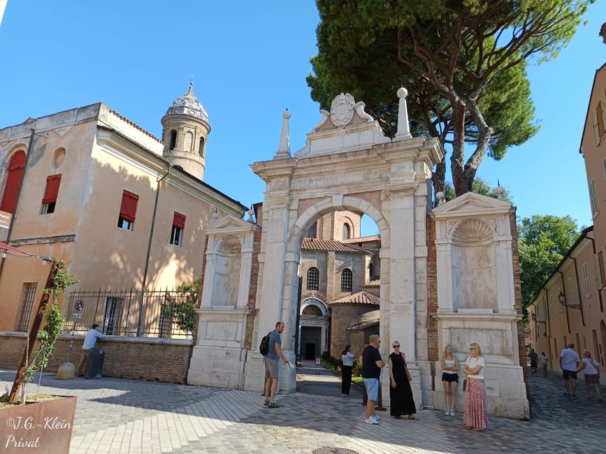 Entrada al mausoleo de Galla Placidia