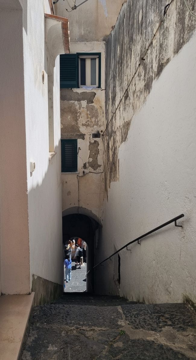Dort unten bewegen sich die Tourist*innenströme