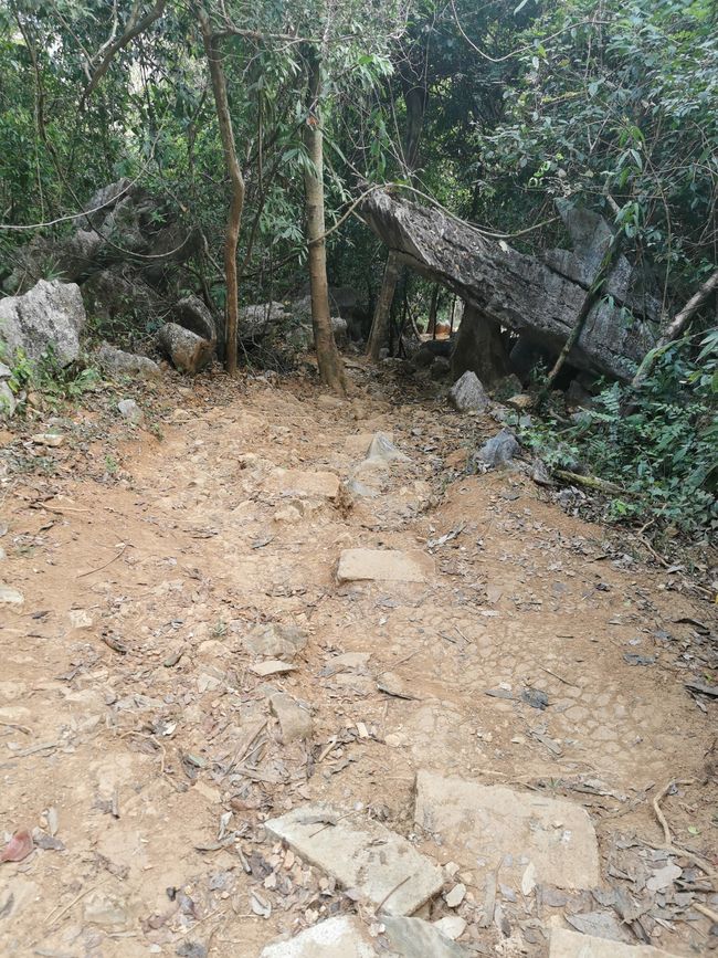 Continuing the journey to Vang Vieng - Hike to the Silver Cross Viewpoint and hot air balloon ride