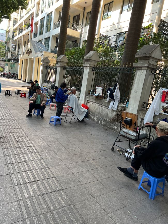 Hanoi-Tag 2: Überfüllte Läden, eine schwierige Challenge und das Abenteuer Train Street