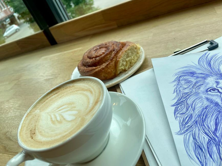 Cappuccino und Zimtschnecke - eine Pause lohnt sich immer!