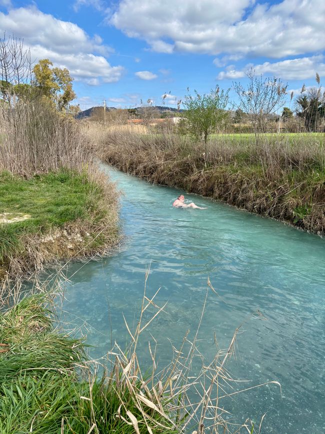 Im Bach ist es schön