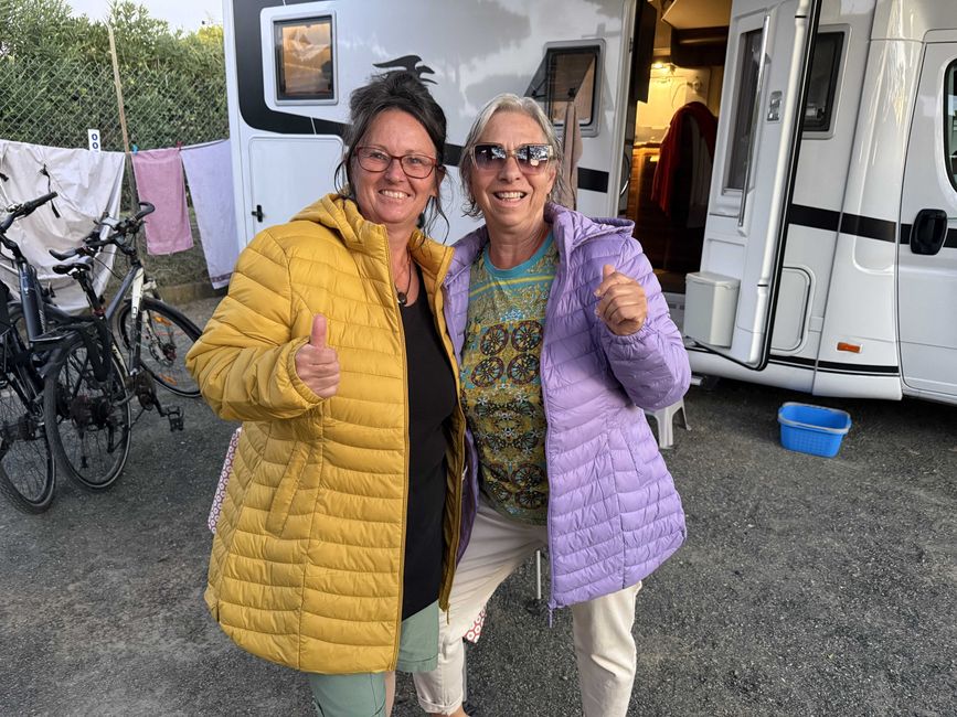 Schnäppchenjagd war erfolgreich: Icke und Angelika strahlen um die Wette.