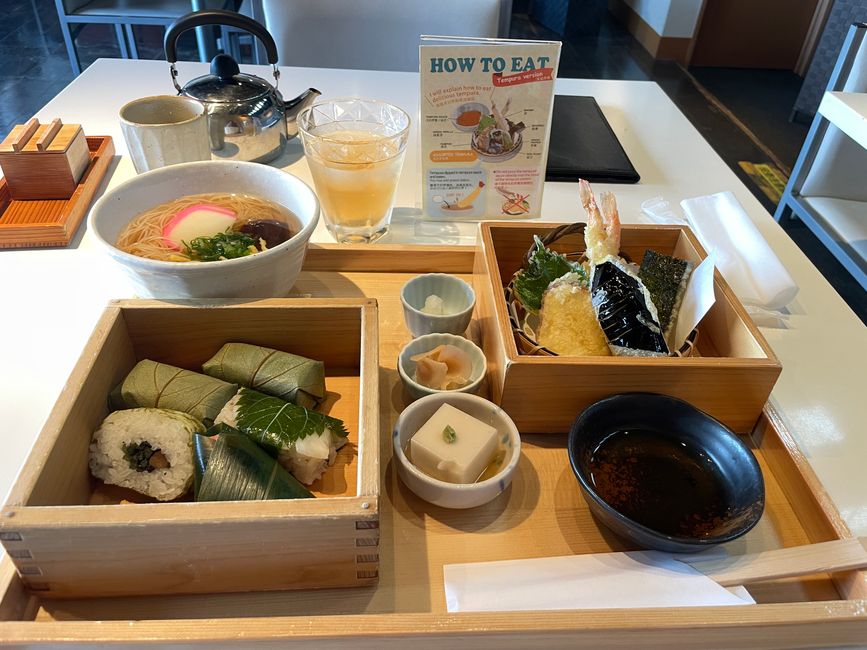 Montée au sommet, sushi et tempura et un petit sento comme dans les années 50