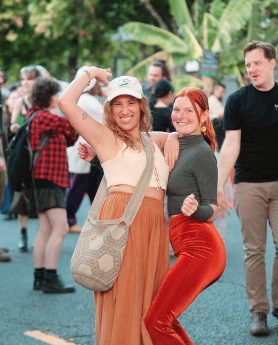Mit Sarah beim Straßenfest in West End