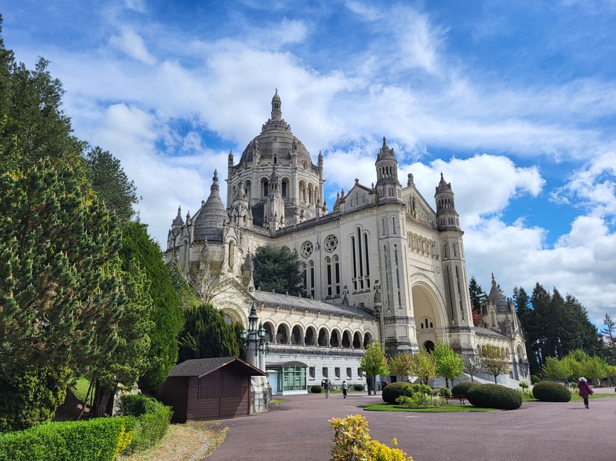 Basilica of Sainte-Thérèse