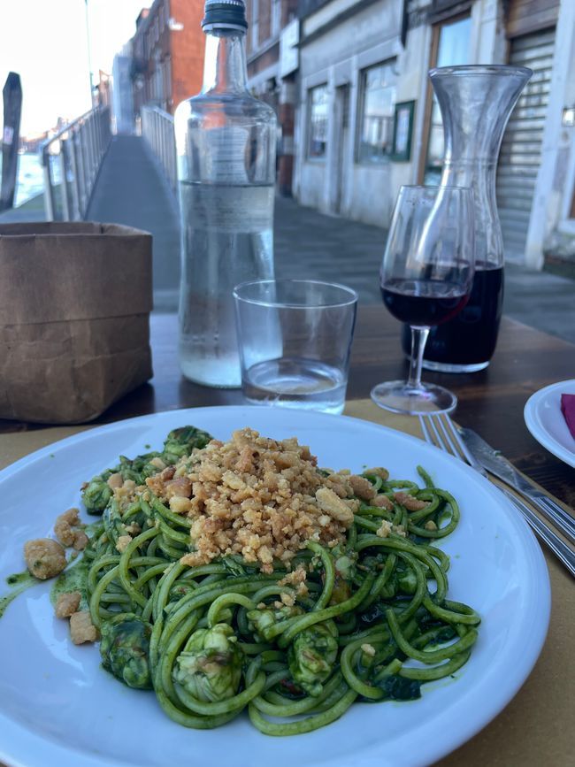 Pasta verde con gamberetti