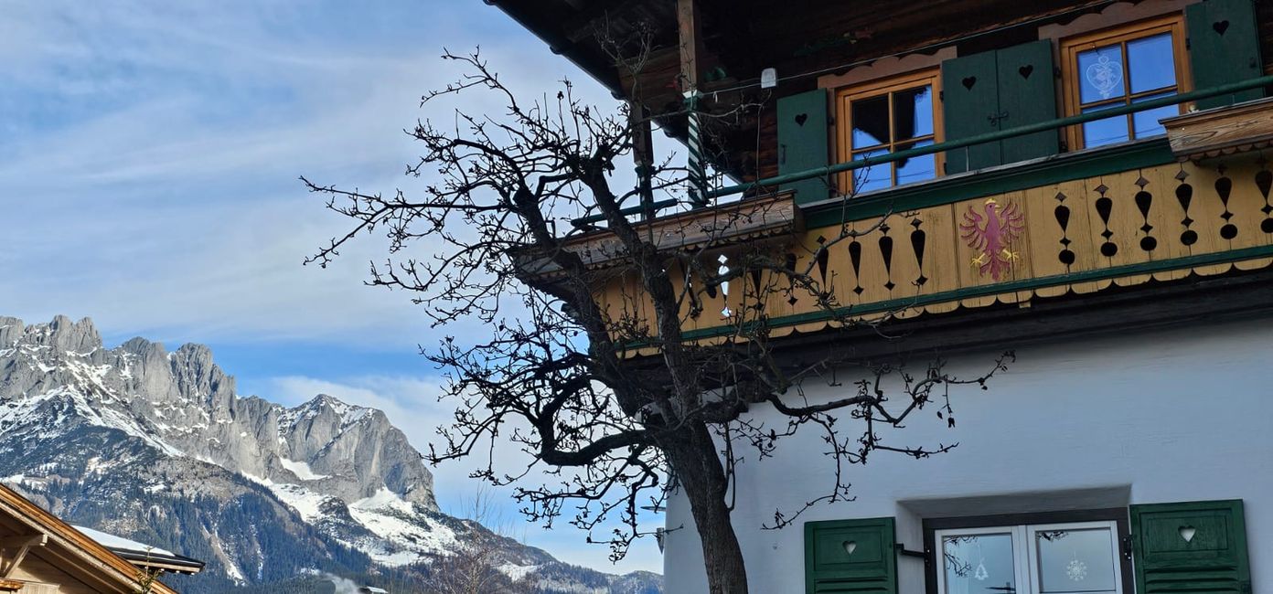 Ellmau/Tirol - wo die Praxis vom Bergdoktor wohnt..