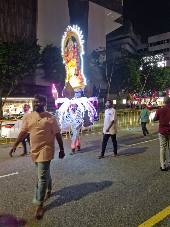 Indisches Überraschungsfest auf dem Heimweg