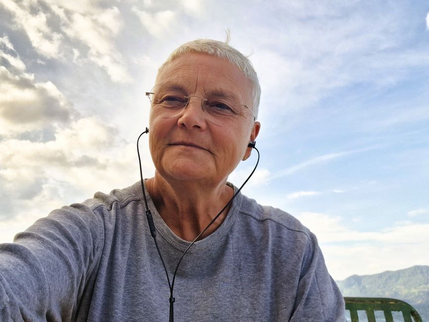 Für's Telefonat vorbereitet.