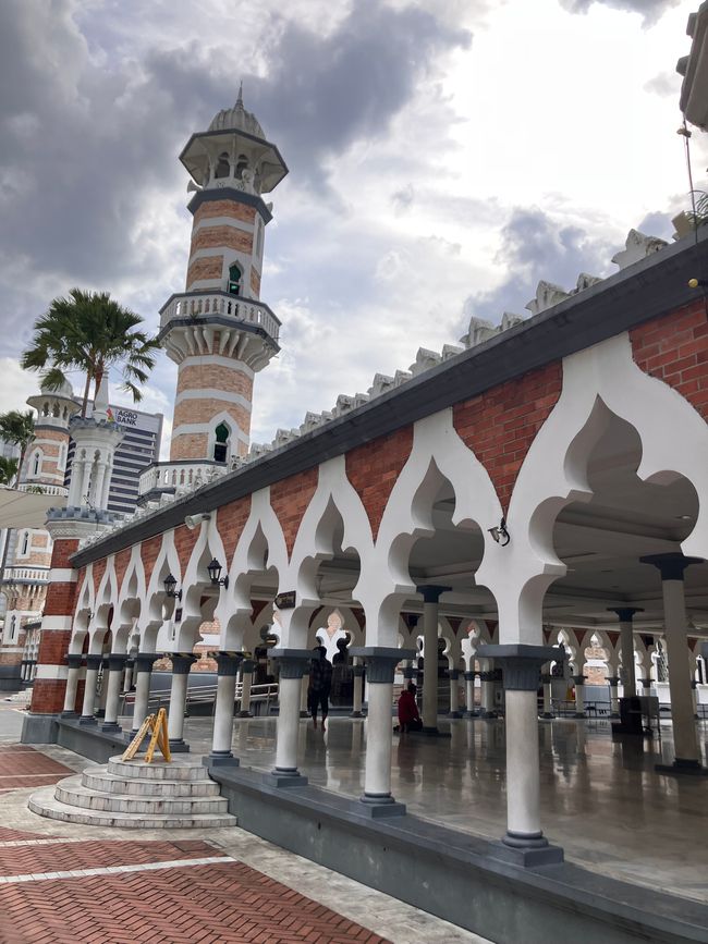 Kuala Lumpur: Fremad, opad - koste hvad det vil