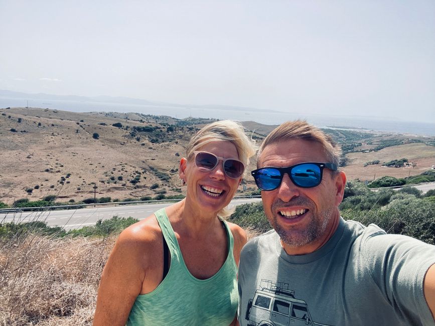 We are approaching Tarifa - at the Mirador de Estrecho, the warm Levante blows with storm force