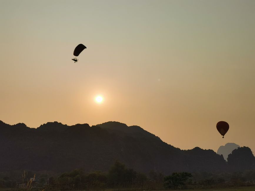 Continuing the journey to Vang Vieng - Hike to the Silver Cross Viewpoint and hot air balloon ride