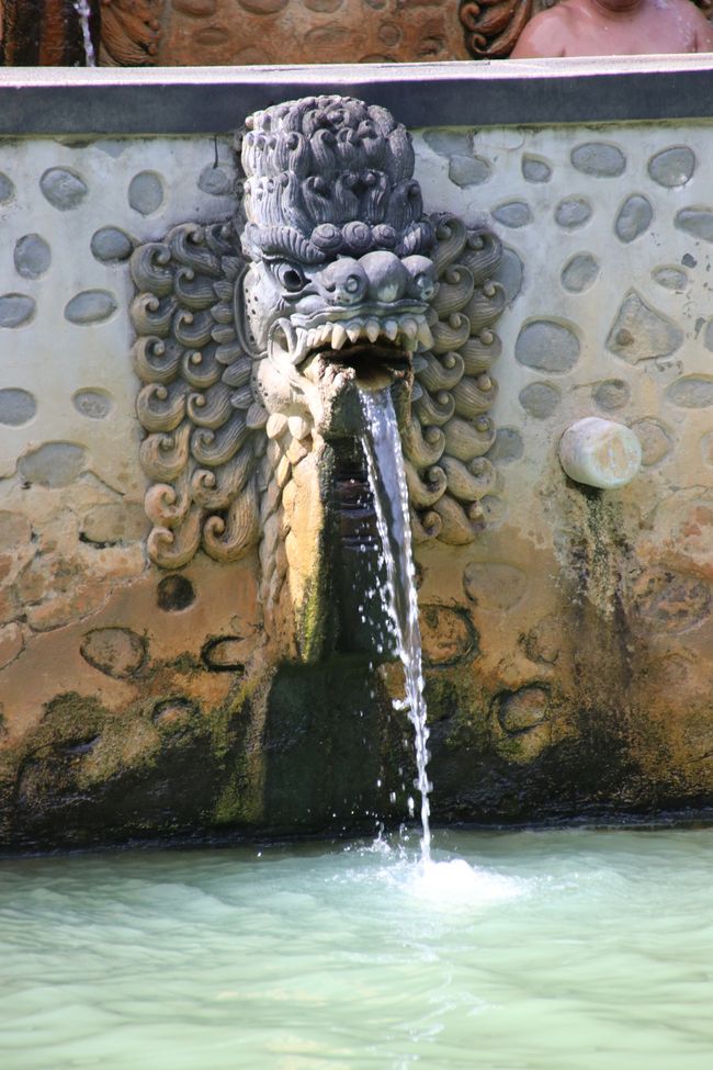 Etiqueta 10: Templo y agua