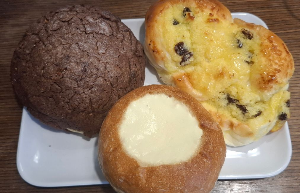 Some buns a 5 at 5:00 PM