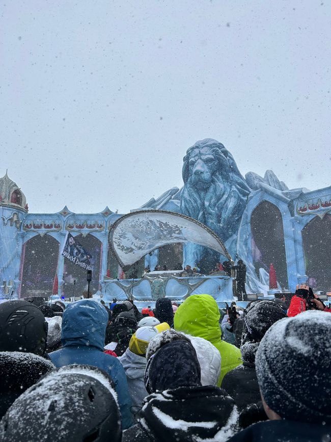 Outdoor stage 