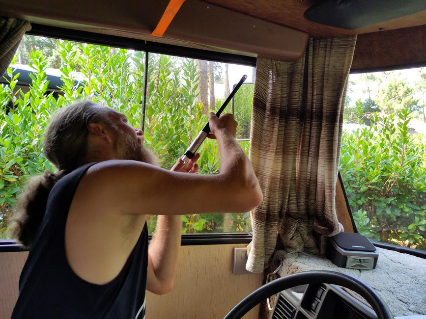 Repair, clear the deck and back to the beach