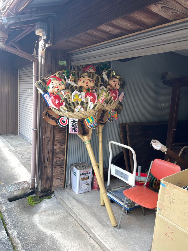 Lagerraum für Umzüge und Zeremonien?