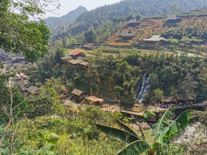 Wanderung in SaPa zum Cát-Cát-Village und den Wasserfällen