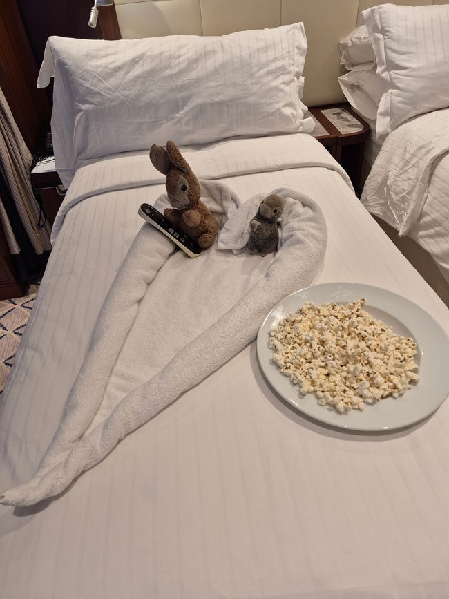 Die neue Crew hat sie mit einem Fernsehabend inkl. Popcorn wöhnt.ver 