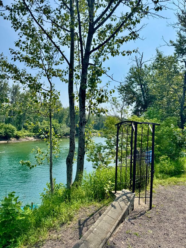 Vom Pool zum Fluss