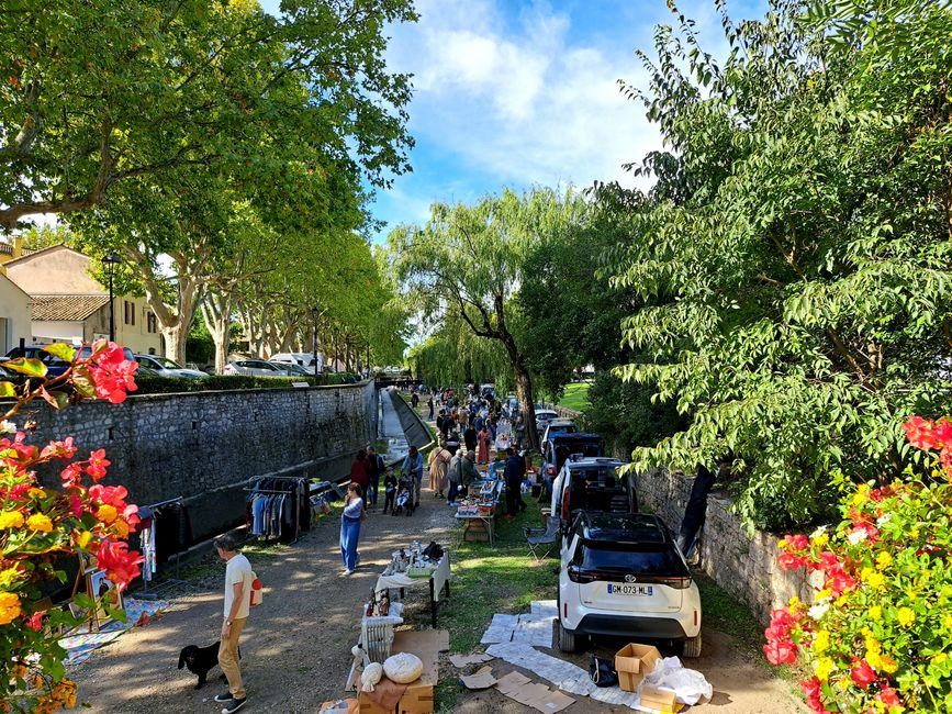 Flohmarkt in Pernes-les-Fontaines