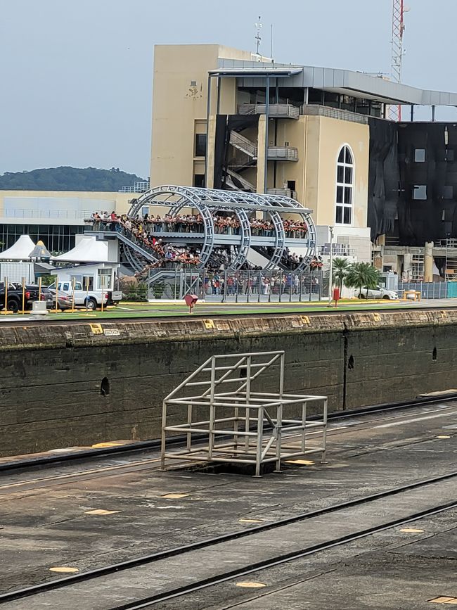 Day 41 of 175: Around the world cruise - Day passage through the Panama Canal